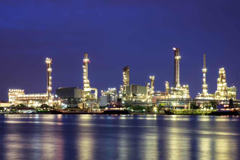 Europa lleva 10 años cerrando refinerías. Ahora hasta un incendio en Nigeria está provocando que suba el precio del diésel

 – La nación