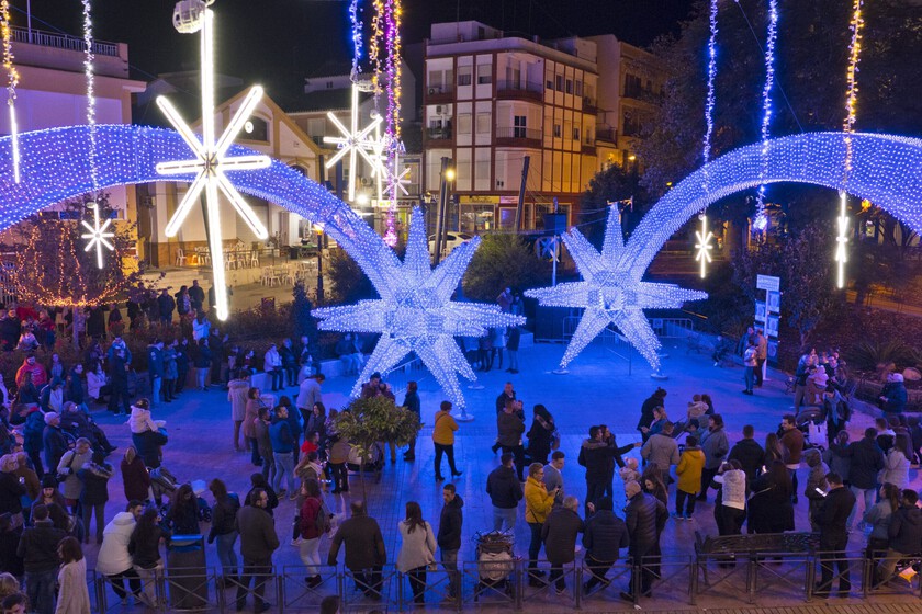 Las luces navideñas comienzan en un pueblo de Andalucía que las vende al resto del mundo: Puente Genil

 – La nación