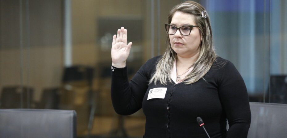 La abogada del Inamu niega ante los diputados que haya presentado una denuncia contra la presunta víctima del director del OIJ.

 – La nación