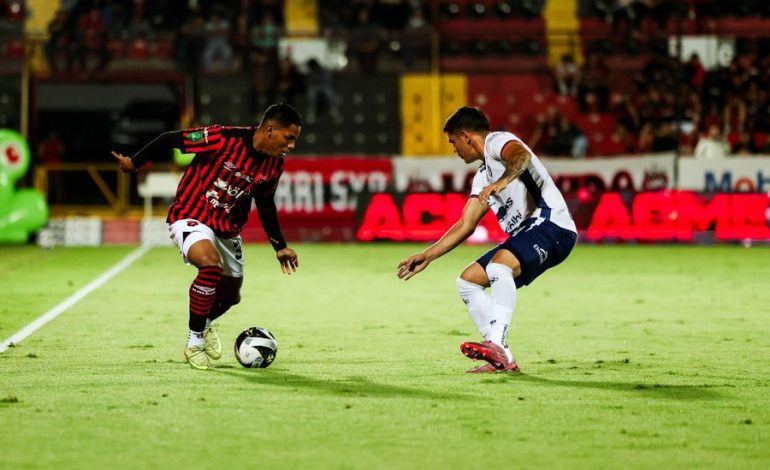 Alajuelense y Cartaginés mantuvieron viva la intriga del Apertura

 – La nación
