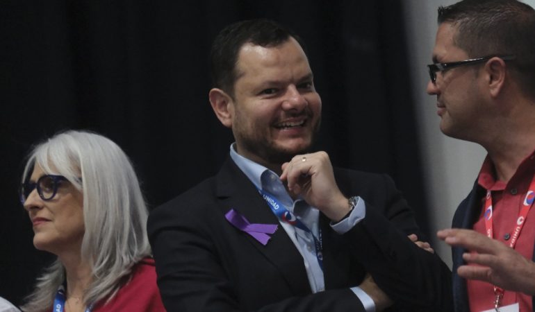 PUSC permite que un “chatbot” en WhatsApp vea el plan de gobierno de Juan Carlos Hidalgo

 – La nación