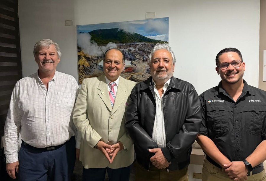 Claudio Alpízar ante el Colegio de Geólogos: Crucitas debe ser explotada legalmente

 – La nación