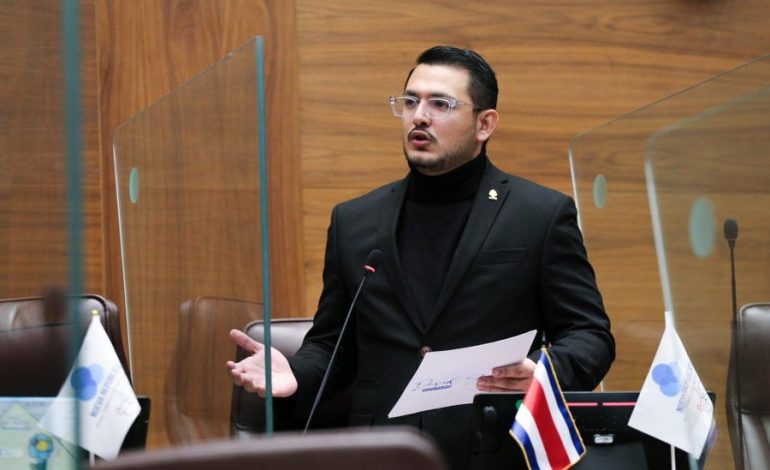 David Segura señala que el pueblo católico “odia” a Laura Fernández y a Pueblo Soberano

 – La nación