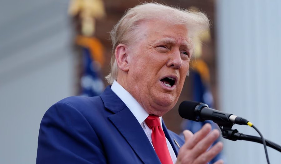 Trump amenaza a la BBC con una demanda por mil millones de dólares tras afirmar que su discurso fue manipulado

 – La nación