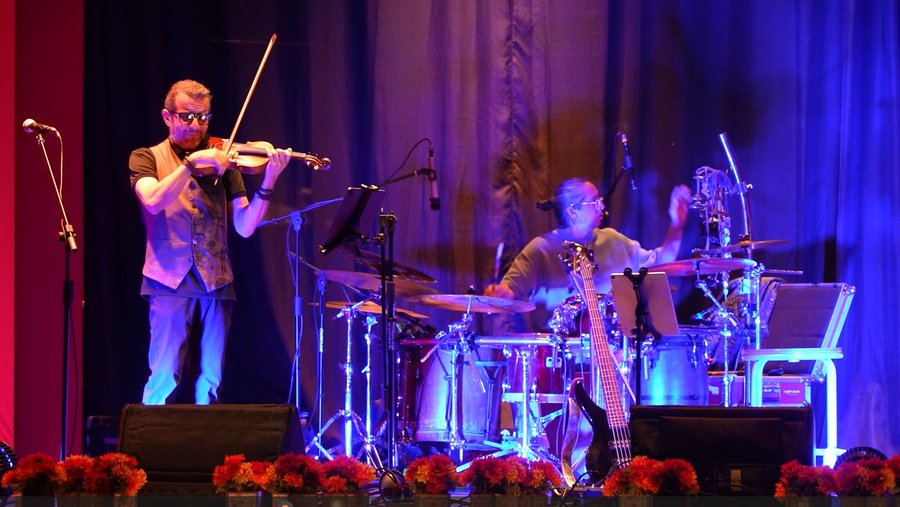 Músicos, estudiantes y familias se unieron para apoyar a Mariana en su lucha contra la leucemia

 – La nacion