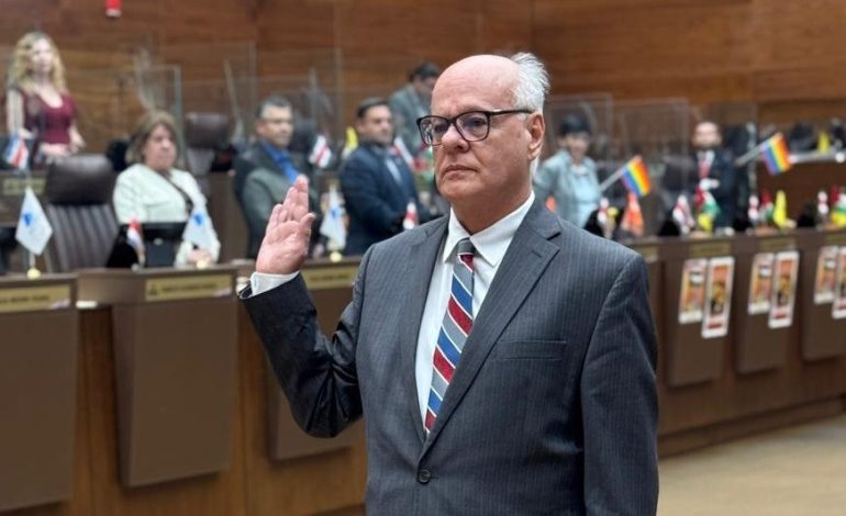 Fernando Castillo Víquez inicia un nuevo período en la Sala Constitucional

 – La nación