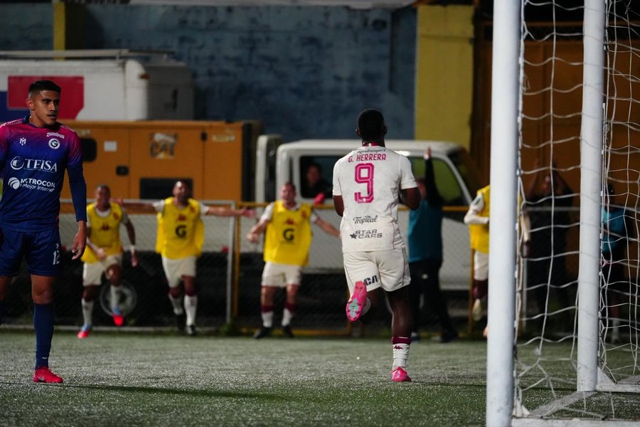 ¿Por qué no fue penal la acción entre Jefferson Brenes y Joao Maleck? Comisión de Arbitraje explica  – La nación