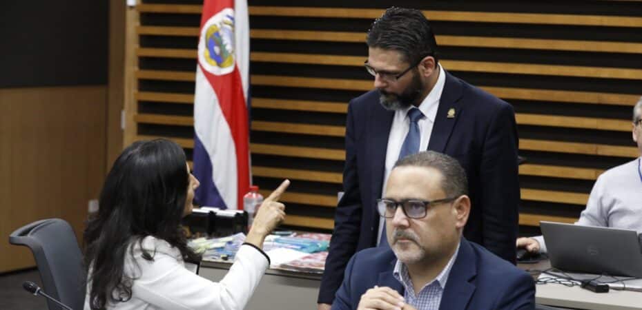 El gobierno pide al Congreso aprobar una línea de crédito de $200 millones que servirá como “seguro fiscal”

 – La nación