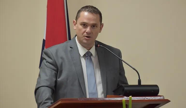 Alcalde de San Carlos renuncia al PLN para apoyar a Laura Fernández

 – La nación