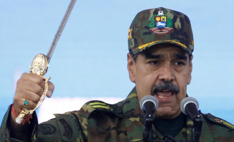 Maduro ordena a la Aviación Militar estar “vigilantes” y “listas” para defender el país

 – La nación