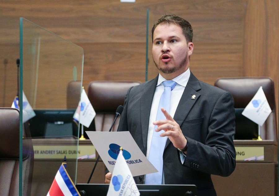 Ariel Robles tiene casos abiertos por fraude informático, revelación de secretos y actos hostiles

 – La nación