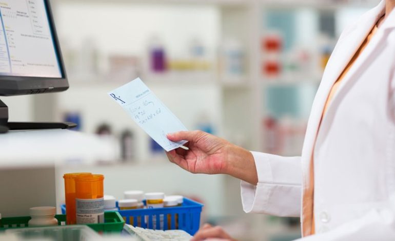 Colegio de Farmacéuticos y Ministerio de Salud logran acuerdos y avanzan en implementación de receta digital de antimicrobianos

 – La nación