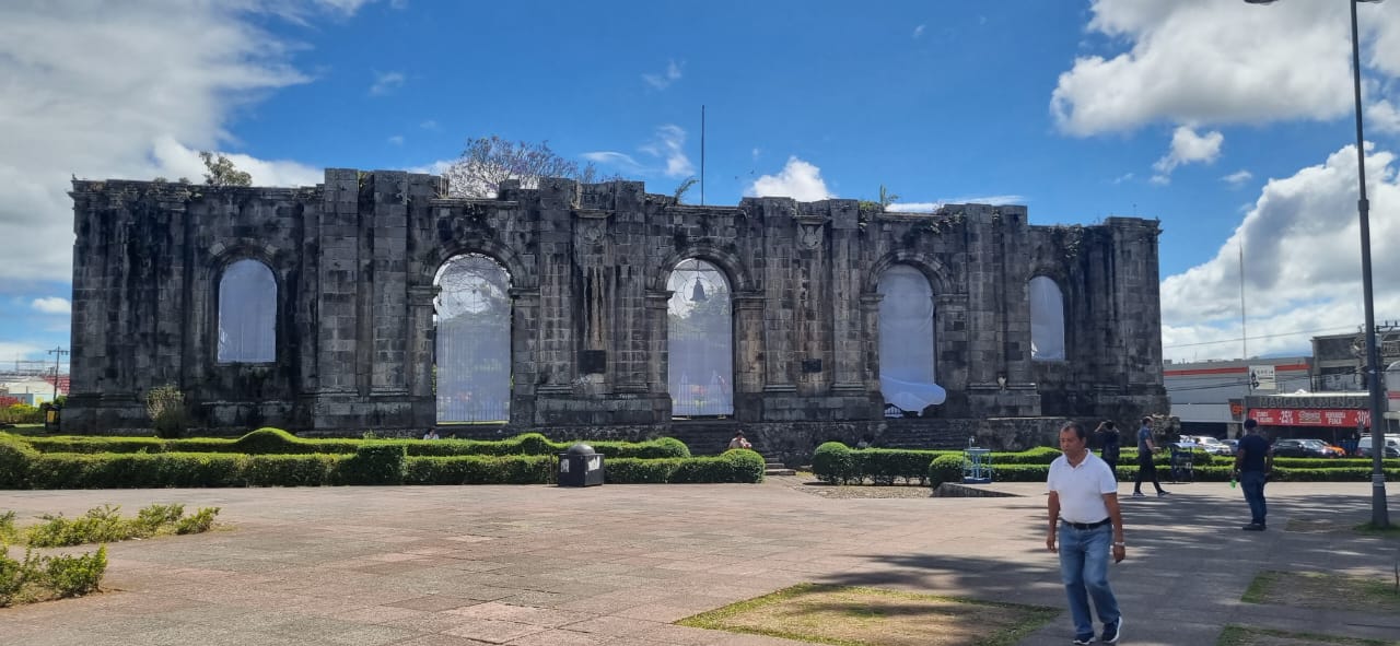 Diputados aceptan la Campana de la Libertad como símbolo nacional, pero se niegan a incluir la Ley de Independencia

 – La nación