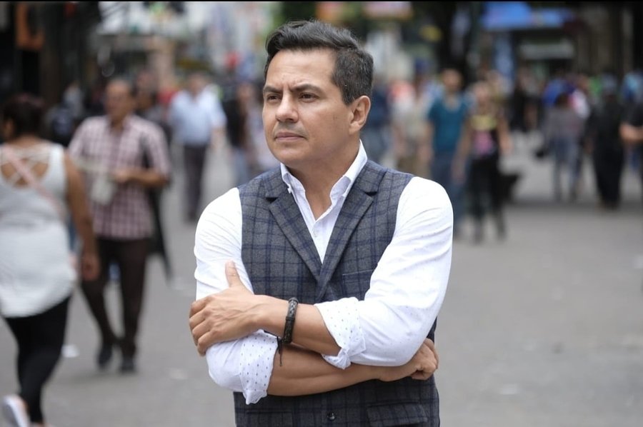 Muere Richard Molina, director de El Guardián

 – La nación