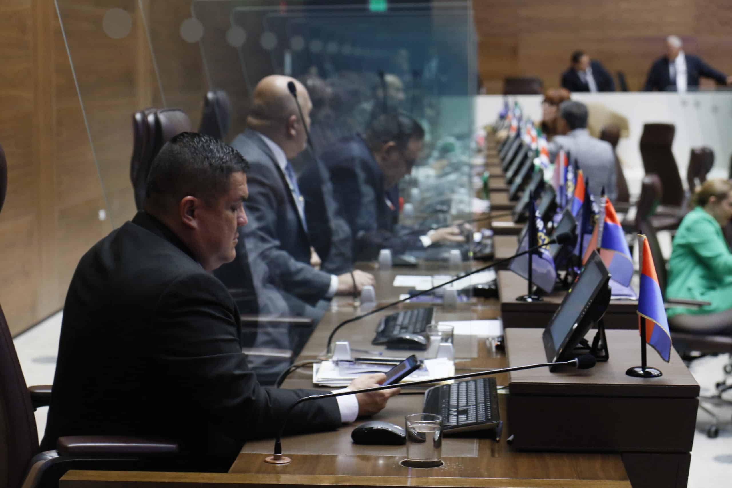 ¿A qué apuesta el gobierno en las sesiones extras? Cruces y coordinación eléctrica en la lista.

 – La nación