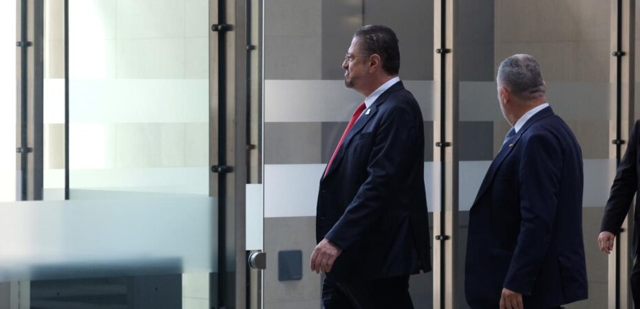 En vivo | Rodrigo Chaves comparece ante el Comité Legislativo para levantar fuero solicitado por el TSE

 – La nación