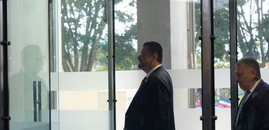 Un congresista estadounidense cuestiona el levantamiento de la inmunidad a Chávez

 – La nación