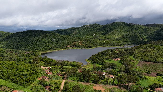Un deber sagrado

 – La nación
