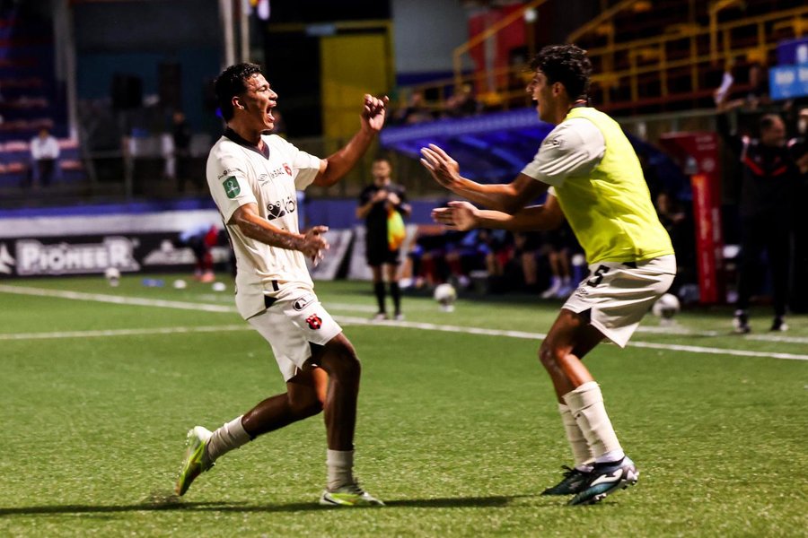 Alajuelense reafirma el súperliderato con un festín de cachorros ante San Carlos – La nación