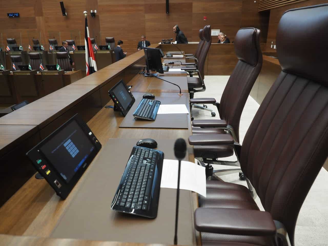 Profesionales de la salud destacan entre los candidatos a sustitutos de Heredia

 – La nación