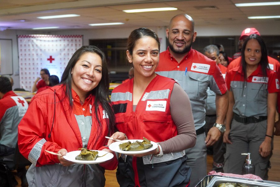 Organizan una muy buena tamaleada para agradecer el trabajo de los cruzrojistas y vivir una Navidad significativa

 – La nacion