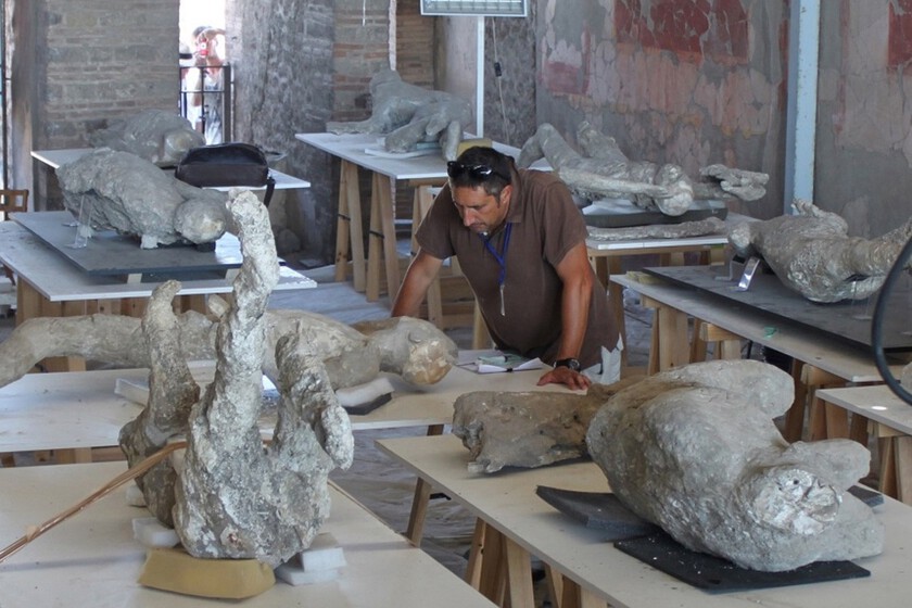 Cada vez más gente está convencida de que estamos equivocados respecto a Pompeya. Y tienen argumentos cada vez más convincentes.

 – La nación