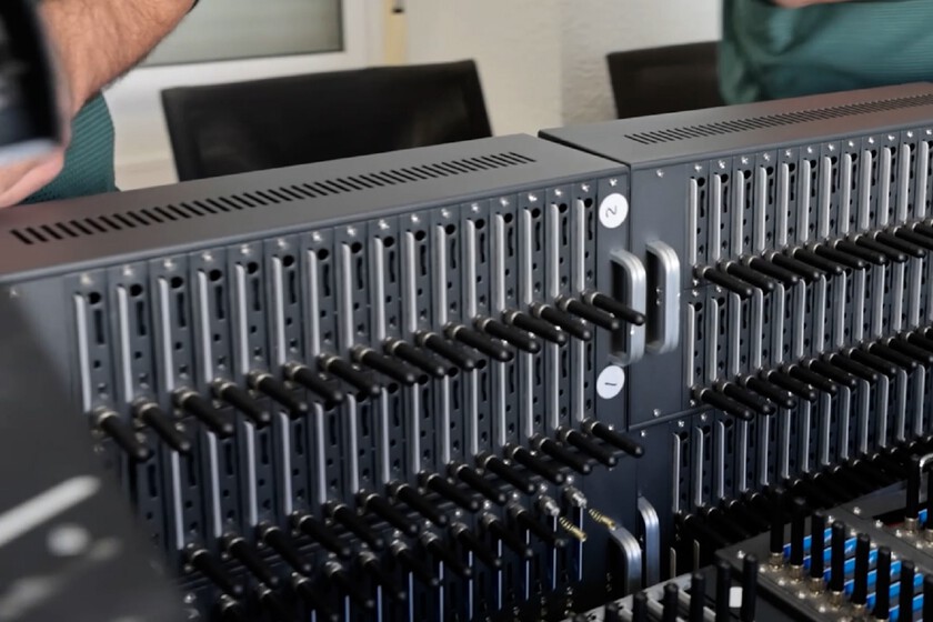 las “granjas móviles” que operan en España para estafarte

 – La nación