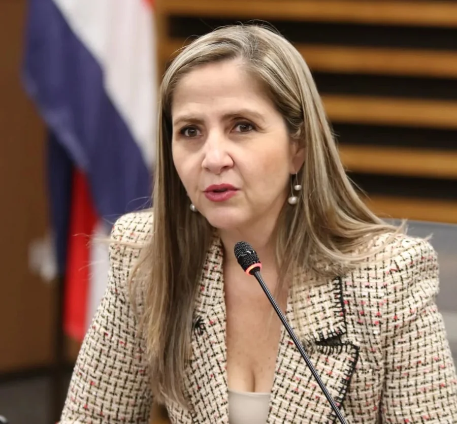 Larios compara a Rodrigo Chaves con Hugo Chávez y Daniel Ortega 

 – La nación