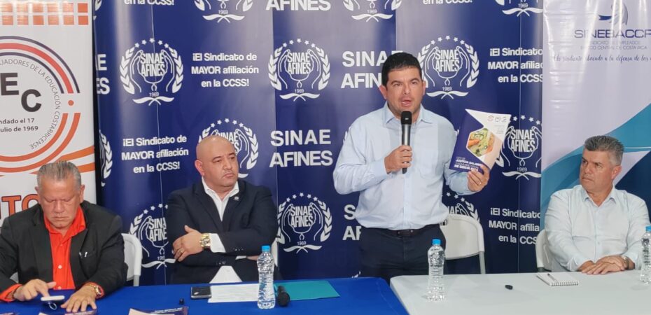 Álvaro Ramos acuerda con sindicatos impulsar ley salarial y dice “con mucha dignidad” Chaves lo sacó de la CCSS

 – La nación