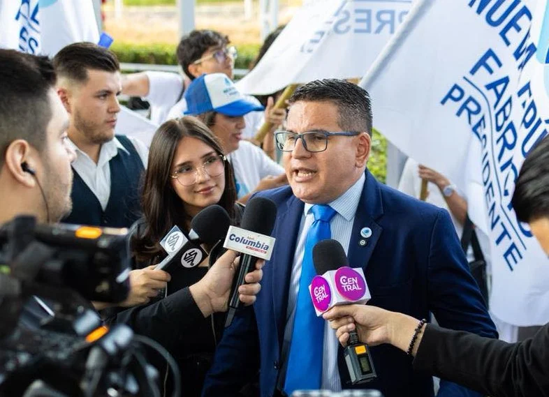 Alvarado calificó de imprudente y falsa la acusación de Laura Fernández

 – La nación