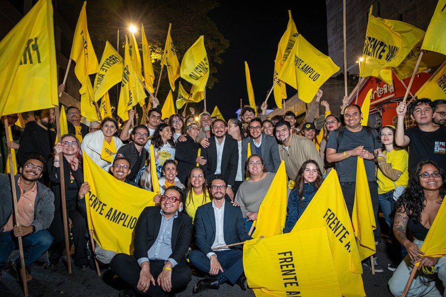 Frente Amplio condena cualquier acto de violencia contra el presidente Chaves

 – La nación