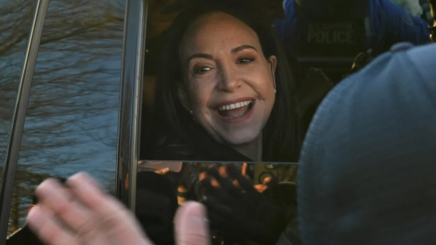 María Corina Machado entrega a Trump su Medalla Nobel de la Paz tras reunión en la Casa Blanca

 – La nación