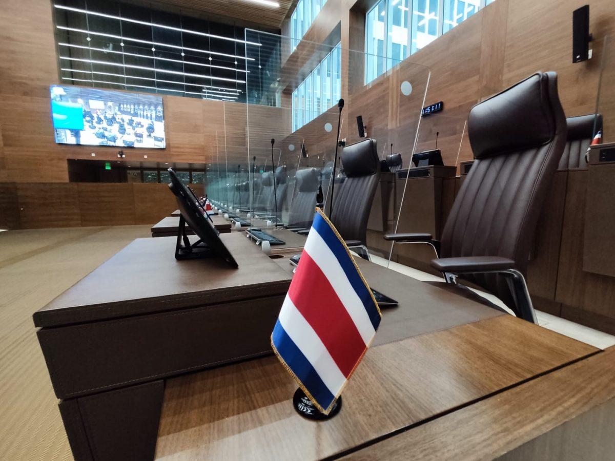 Los futuros opositores cuestionan el plan del partido gobernante de limitar el control político en el parlamento

 – La nación