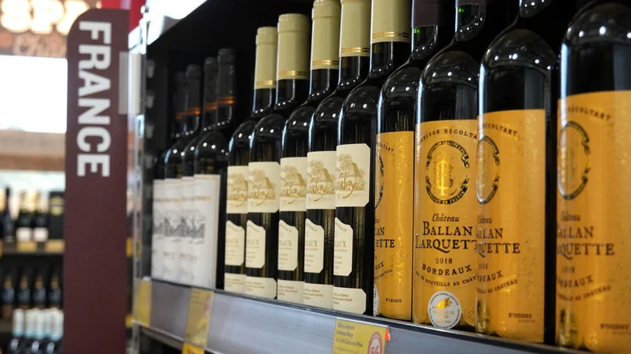 Trump amenaza con imponer aranceles del 200% a los vinos y champagnes franceses

 – La nación