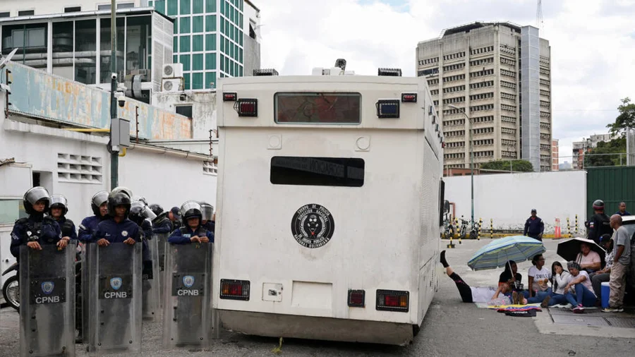 Liberan al yerno de Edmundo González; La oposición condena a más de 900 presos políticos

 – La nación