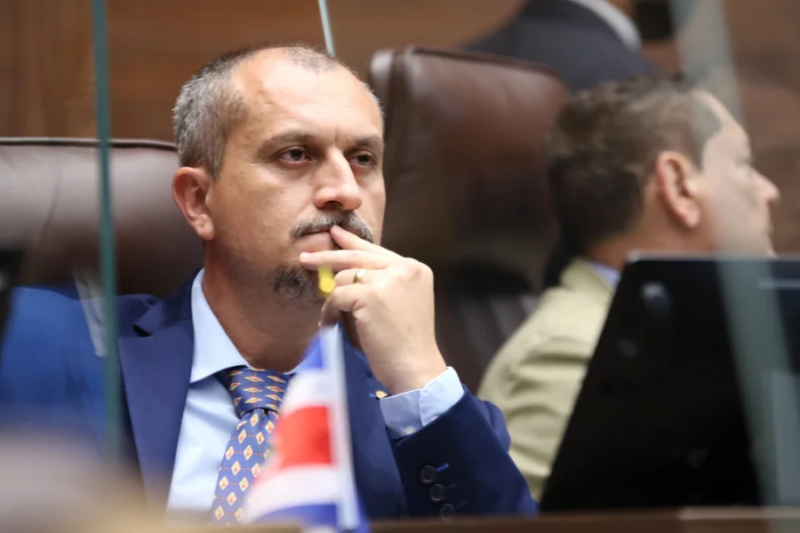 PLN y Frente Amplio, sus gritos de desesperación no nos intimidan ni nos intimidarán nunca

 – La nación