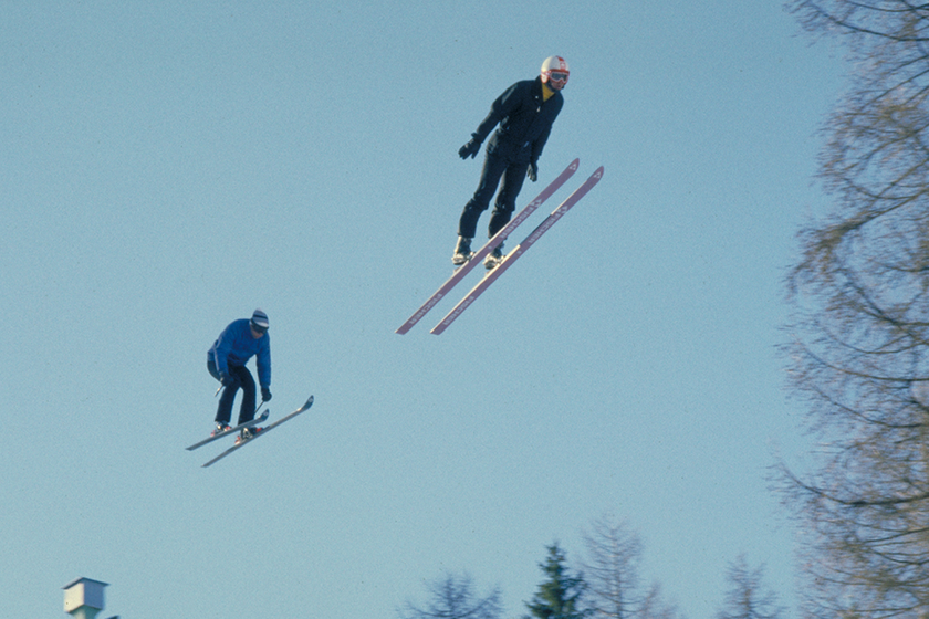 La carrera más salvaje en las pistas olímpicas de Cortina tuvo lugar en 1981. Un hombre se subió a una motocicleta para evitar balas y asesinos

 – La nación