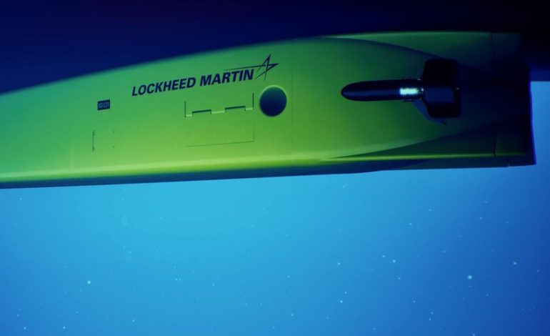 Lockheed ha desarrollado un dron submarino que se adhiere a los barcos como una lamprea. Y cuando se suelta, dispara torpedos.

 – La nación