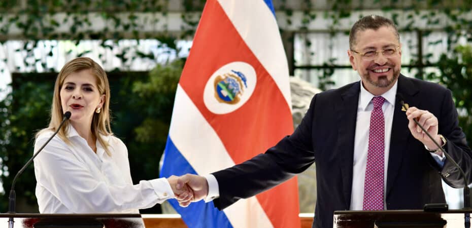 Rodrigo Chaves y Laura Fernández asistirán a la reunión de presidentes convocada por Donald Trump

 – La nación