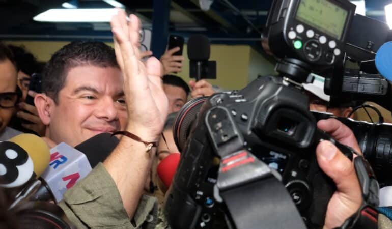 Álvaro Ramos anuncia asumir presidencia del PLN; Por ahora trabajará con nuevos diputados y “reconectará” con su familia

 – La nación