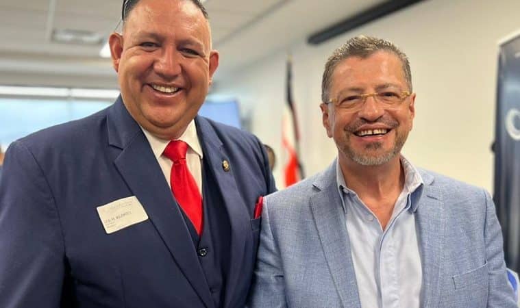 Ya se han introducido en la legislatura enmiendas constitucionales para permitir sucesivas reelecciones presidenciales

 – La nación