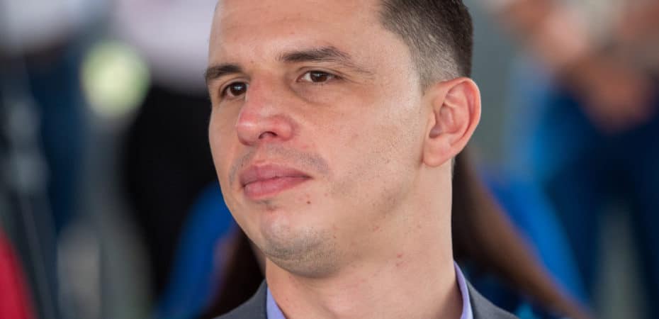 El presidente del concejo municipal cambia la agenda e impide sanciones contra Diego Miranda, denuncian 9 concejales

 – La nación