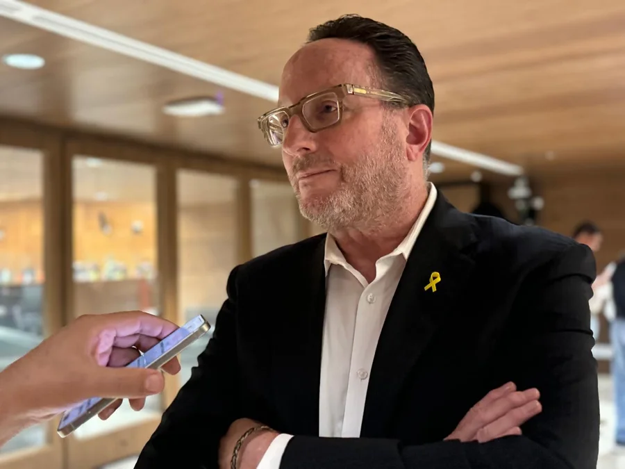 Feinzaig llama “intrépida” y “cínica” a Laura Fernández

 – La nación