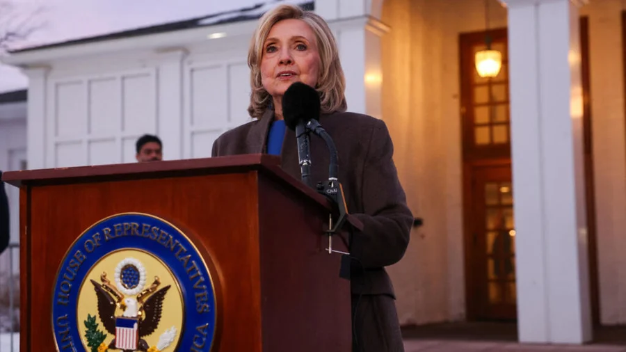 Hillary Clinton defiende a su marido e insiste en la necesidad de citar a Donald Trump

 – La nación