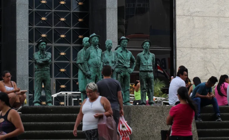 “Costa Rica no enfrenta una crisis, sino una erosión silenciosa”, advierte economista

 – La nación