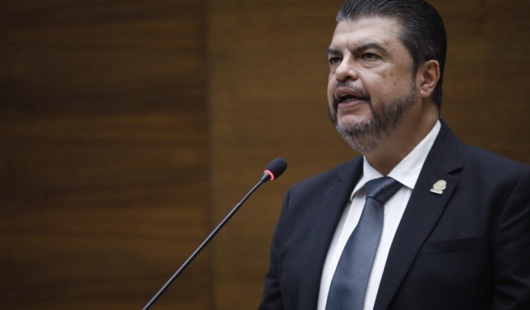 Minería ilegal de oro en Crucitas pasó de 900 a 3.000 hectáreas, dice ministro de seguridad

 – La nación