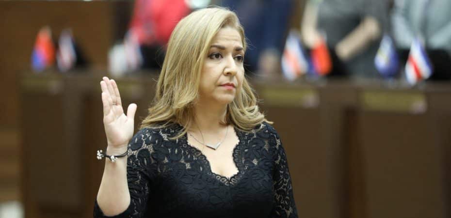 Mary Munive descarta continuar como ministra de Salud

 – La nación