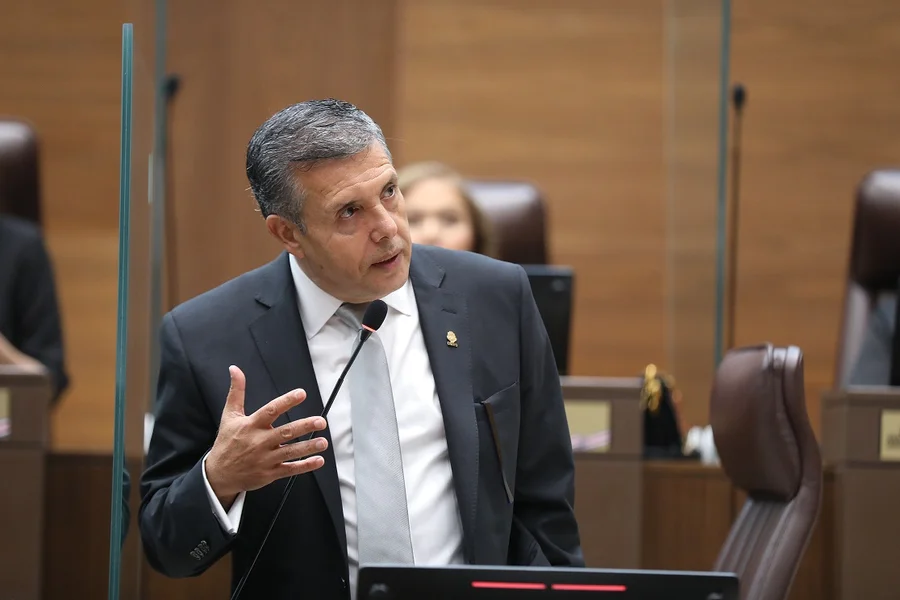 Óscar Izquierdo condena persecución del “gobierno corrupto” de Chaves, tras su destitución del AyA

 – La nación