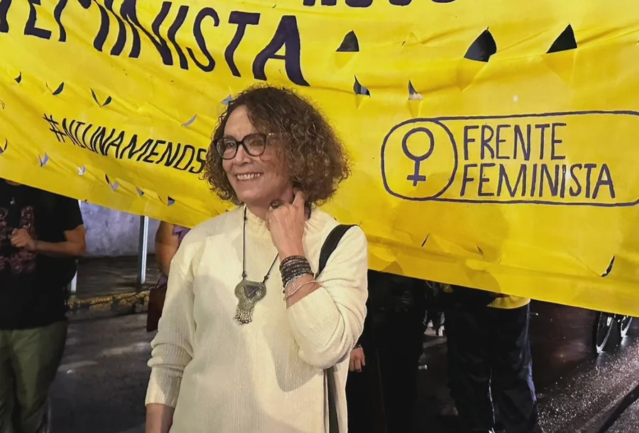 Me siento honrado de provenir de una izquierda comunista y ser heredero.

 – La nación