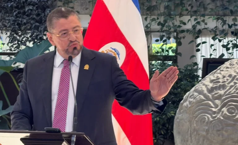 Tira las hachas, las pistolas y los cañones de guerra.

 – La nación